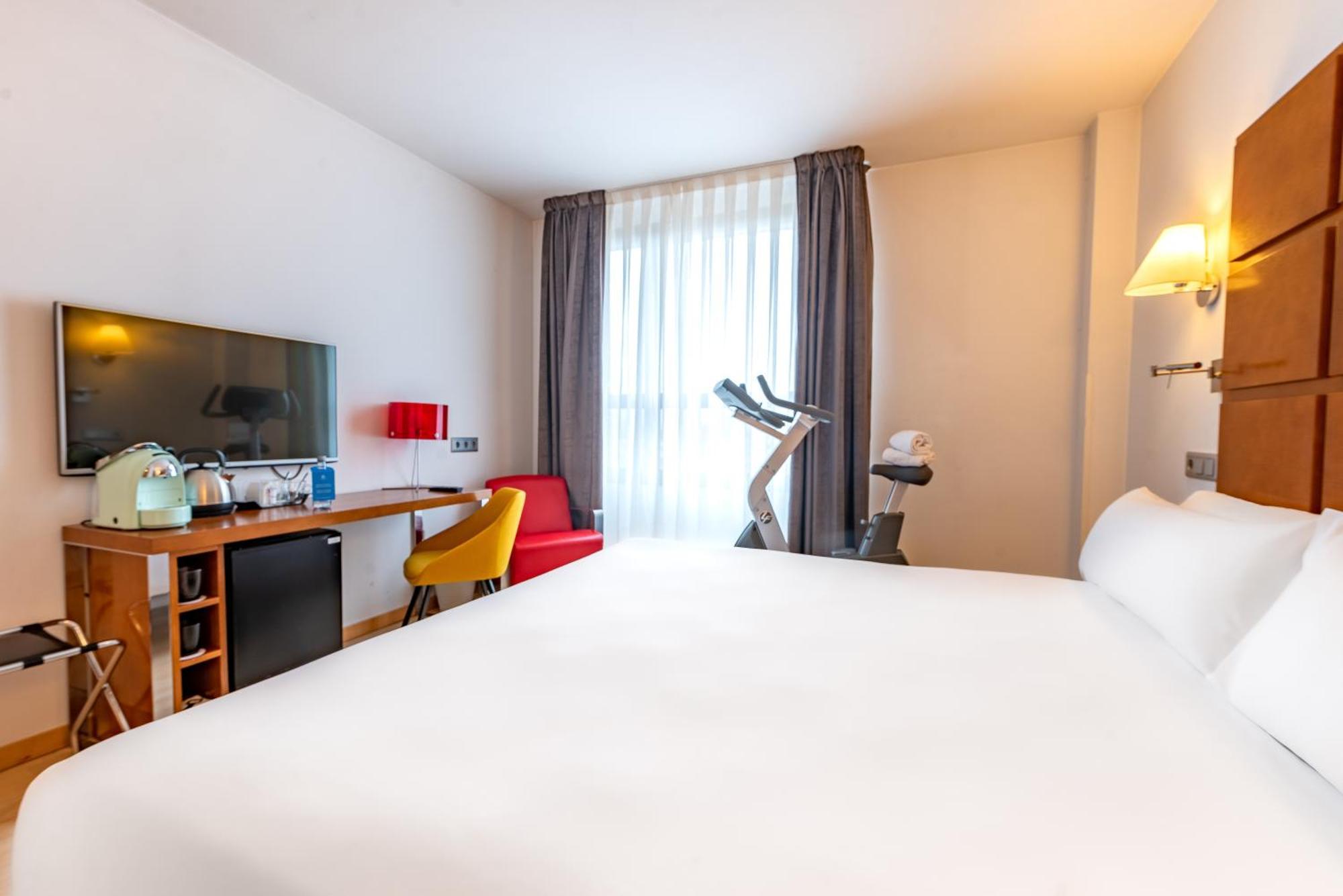 Hotel Zentral Ave Zaragoza Buitenkant foto